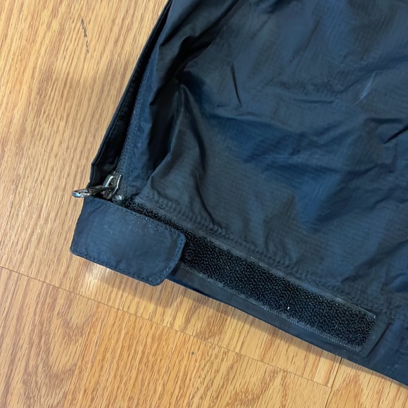 The North Face Women’s XS Short Rain Pants with DryVent Technology - Picture 13 of 16